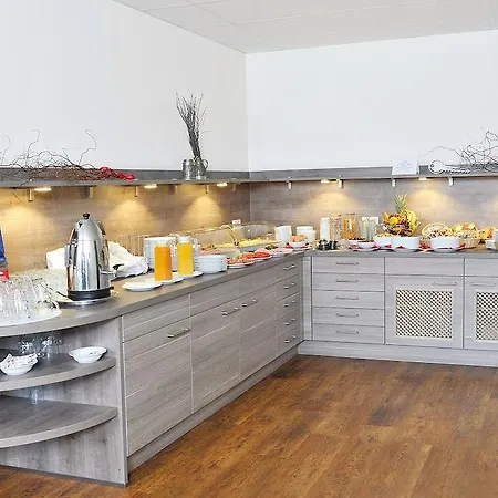 מלון דירות Apartmenthaus Rottalblick 3*
