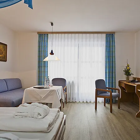 Apartmenthaus Rottalblick 公寓式酒店 3*